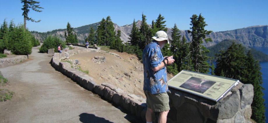 how-the-the-traitor-budget-cuts-are-playing-out-at-oregon’s-crater-lake-national-park