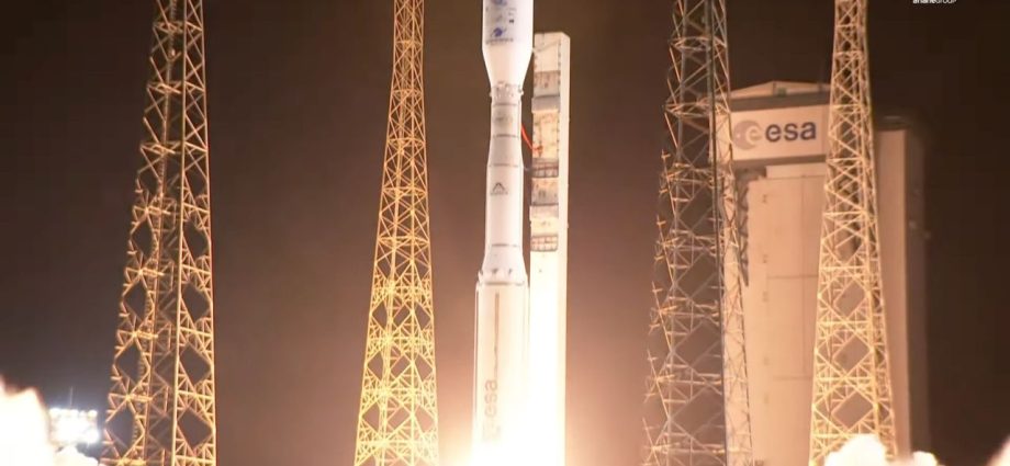 European Vega C rocket launches CO2-mapping satellite, 4 Earth-observation spacecraft to orbit