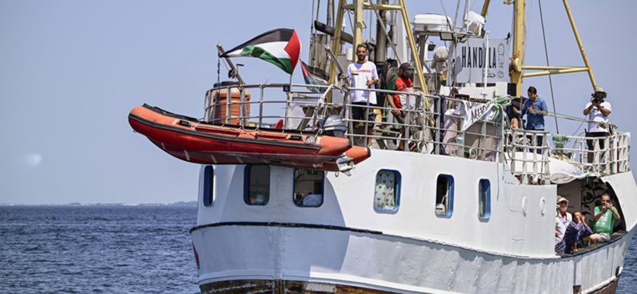 activist-confronts-israeli-navy-before-soldiers-raid-handala-aid-ship