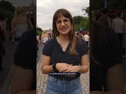 hundreds-of-thousands-at-christopher-street-day-in-berlin-|-dw-news