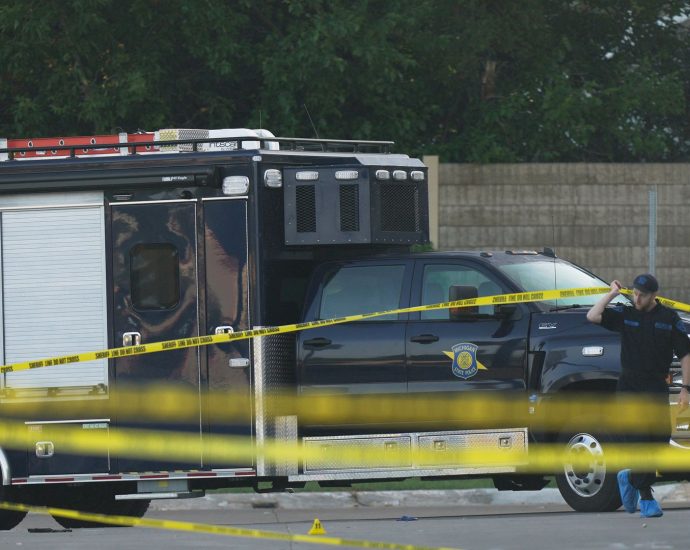 11-injured-in-mass-stabbing-in-michigan,-suspect-arrested