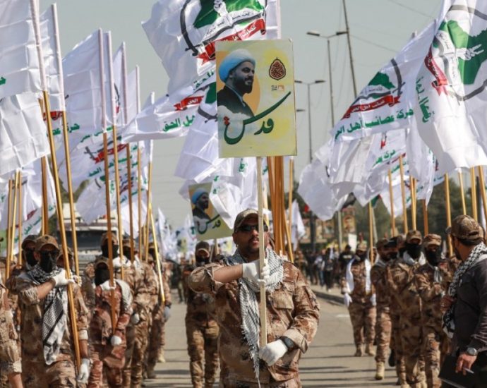 gunfight-in-baghdad-kills-one-as-paramilitary-group-storms-ministry