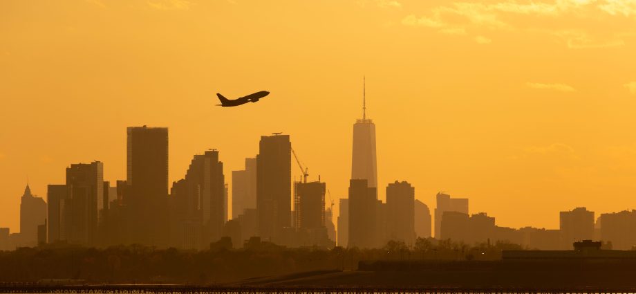 faa-extends-slot-waiver-at-new-york-airports-yet-again,-citing-“staffing-shortfalls”