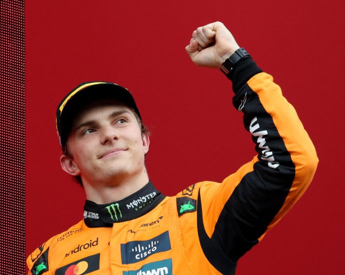 piastri-holds-off-norris-to-win-rain-hit-f1-belgian-grand-prix