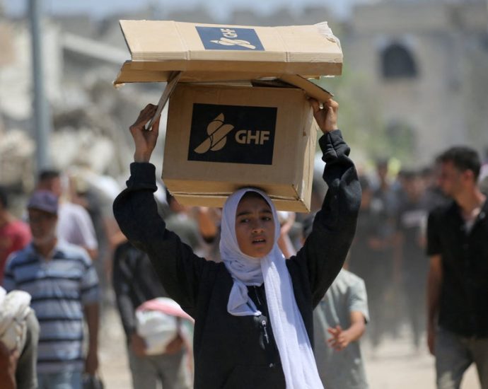 senate-democrats-demand-us.-stop-funding-deadly-aid-sites-in-gaza