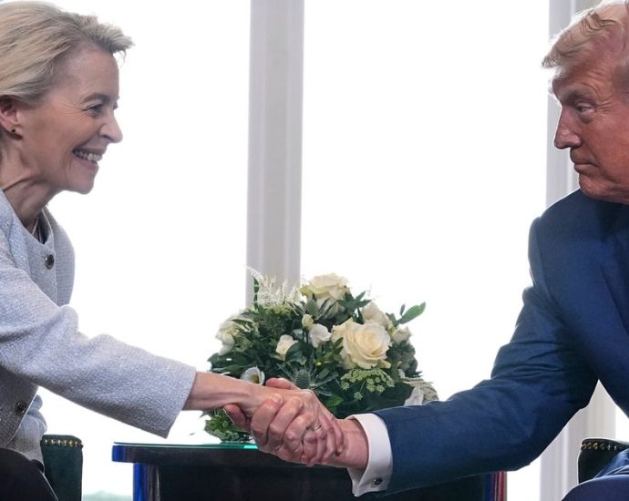 us.-deal-with-eu-sets-15%-tariff-on-most-goods,-averting-threat-of-trade-war
