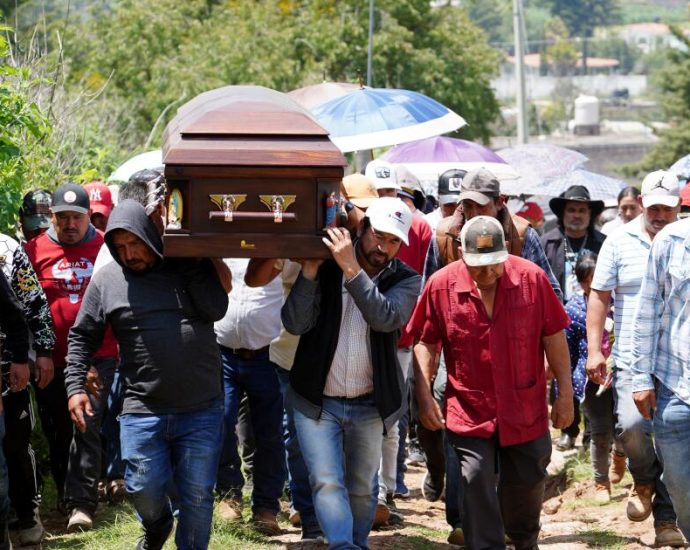 he-crossed-the-border-for-a-better-life.-he-returned-to-mexico-in-a-casket