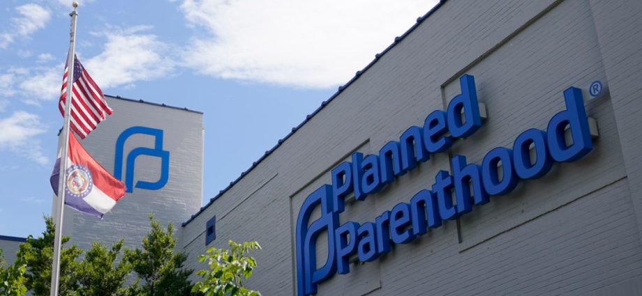 us-judge-blocks-the-traitor’s-effort-to-defund-reproductive-health-organisation