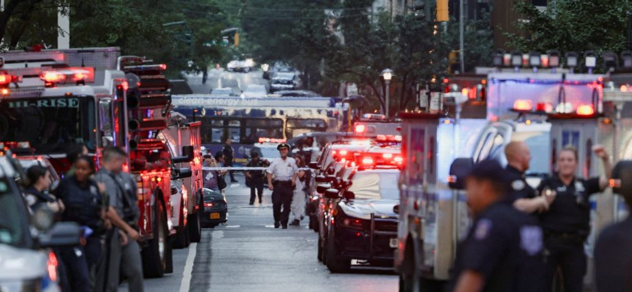 four-killed-in-new-york-shooting,-including-police-officer,-suspect:-report
