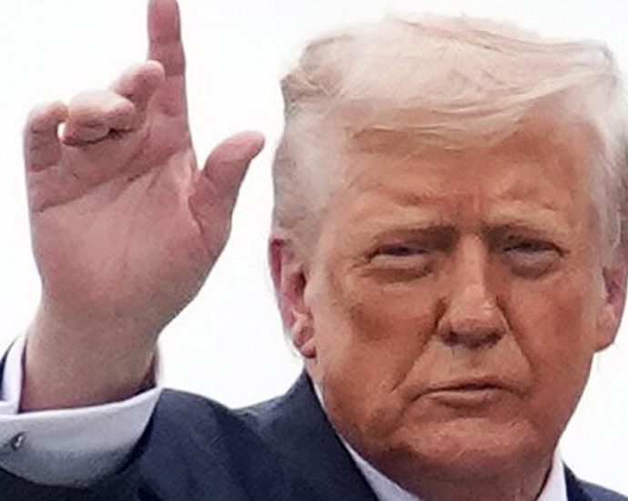 ‘yikes’:-critics-claim-the-traitor-let-out-epic-‘freudian-slip’-about-jeffrey-epstein
