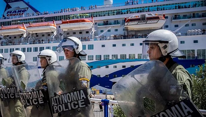 pro-palestine-group-in-greece-protests-arrival-of-israeli-cruise-ship-on-crete-island