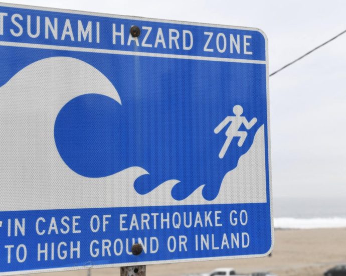 tsunami-alert-for-hawaii-and-west-coast-after-8.8-earthquake