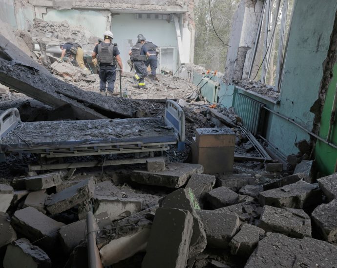 ‘they-chase-ambulances:’-russia’s-‘record’-attacks-on-ukraine’s-healthcare