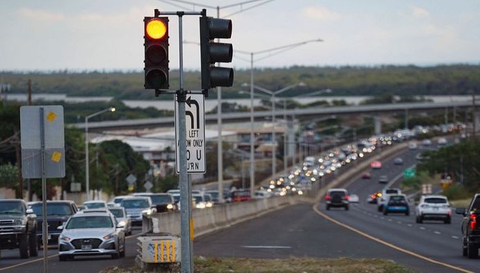watch-the-video:-first-tsunami-waves-hit-hawaii-after-powerful-earthquake-triggers-warnings