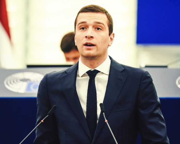 from-denial-to-delay:-how-the-far-right-is-orchestrating-a-climate-backlash-in-european-parliament