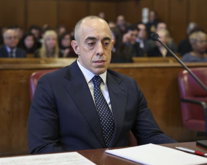 emil-bove-confirmed-to-federal-appeals-bench,-despite-whistleblowers