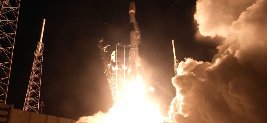SpaceX launches 28 Starlink satellites on a Falcon 9 rocket from Florida