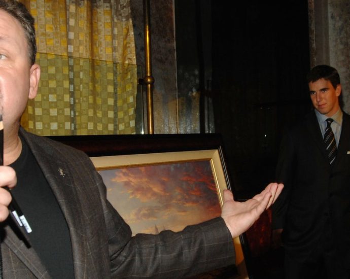 artist-thomas-kinkade’s-family-condemns-dhs-use-of-american-flag-painting