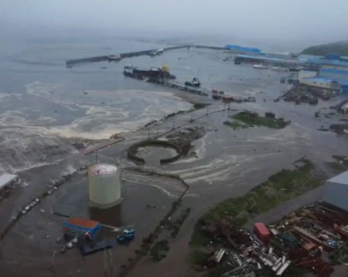 What caused the 8.8 magnitude quake that sent tsunamis to Hawaii and California