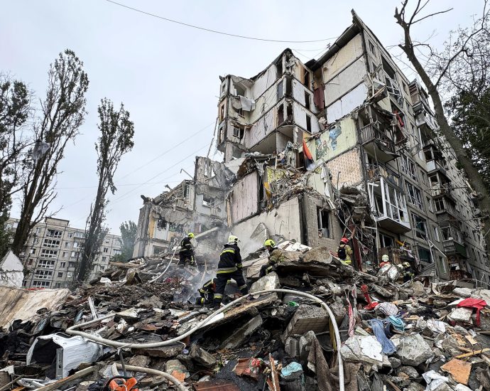 russia-claims-capture-of-key-ukrainian-stronghold-and-hits-kyiv-with-deadly-drone-attack