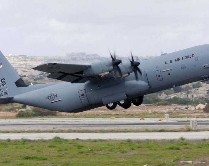 us-air-force-c-130j-undergoes-first-of-its-kind-wing-replacement,-flies-again-after-5-years