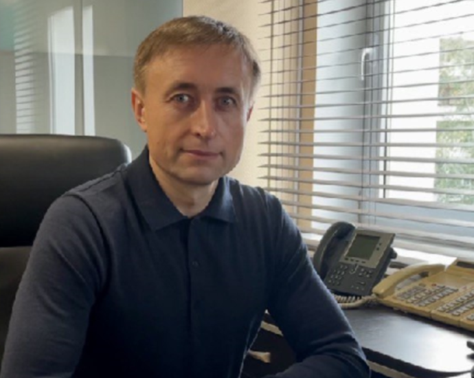 rfe/rl-reveals-ukraine’s-top-customs-official-lives-in-luxury:-mansions,-cars,-and-lavish-foreign-schooling