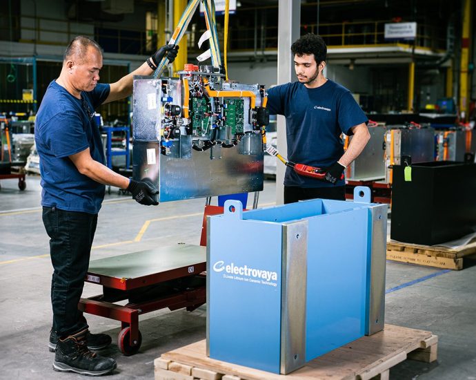 electrovaya-launches-battery-system-products-for-electric-airport-ground-support-equipment