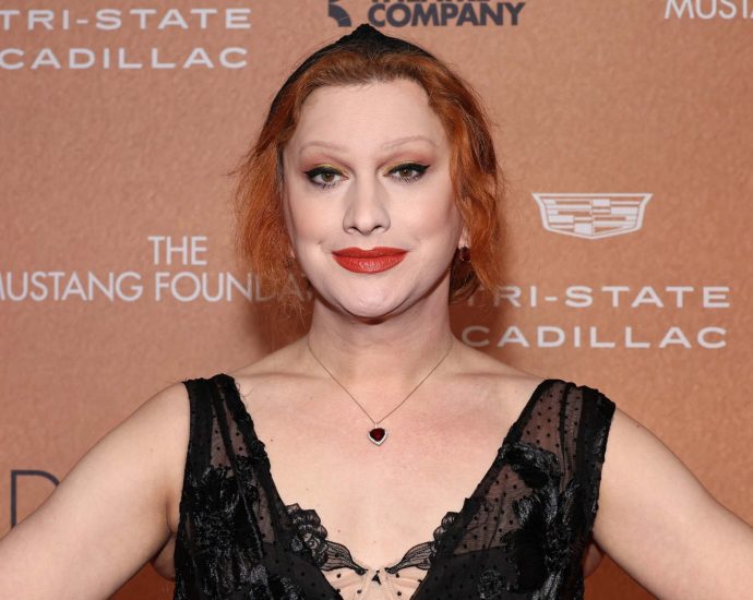 jinkx-monsoon-drags-jk.-rowling’s-anti-trans-views—and-the-internet-is-living