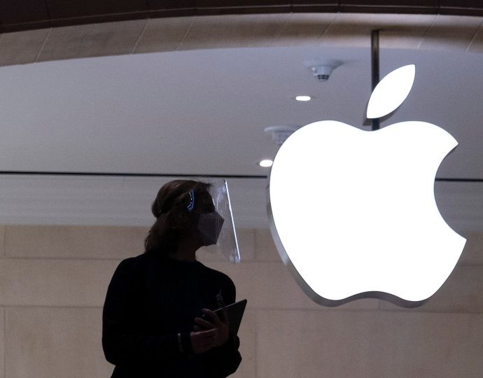 apple-overcomes-the-traitor’s-trade-war,-slow-start-in-ai-to-deliver-surprisingly-strong-quarter