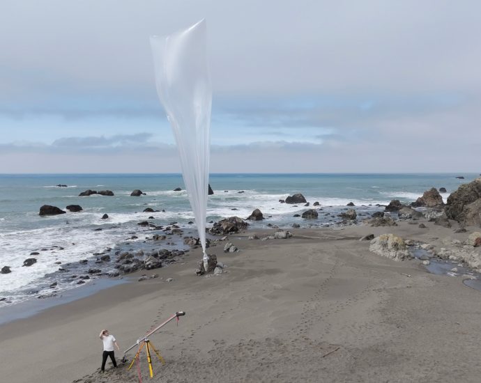 private-companies-step-up-to-gather-weather-data-for-noaa-as-staffing-cuts-hobble-agency-forecasting
