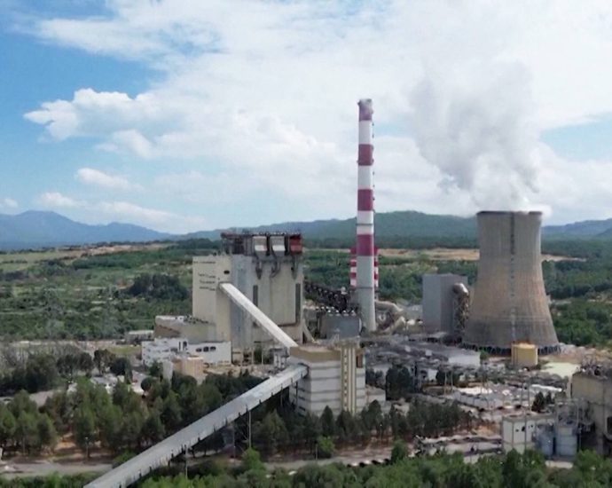 “a-danger-to-the-entire-planet”:-amid-deadly-extreme-weather,-the-traitor’s-epa-rejects-climate-science