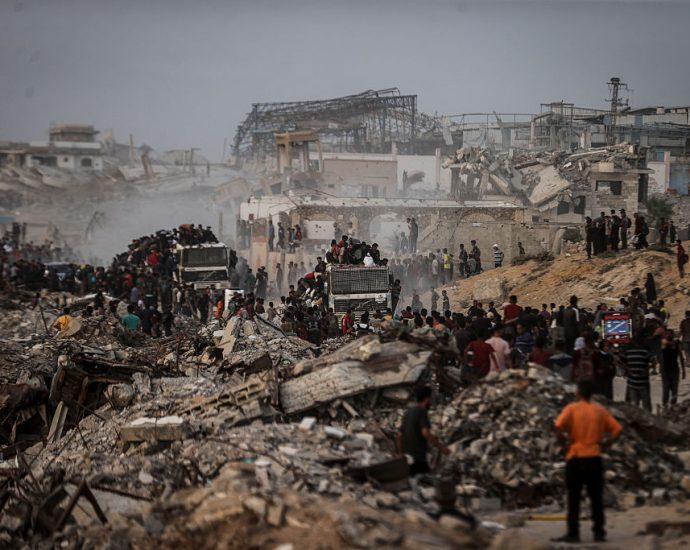 “gaza-is-no-longer-livable”:-the-traitor-envoy-tours-aid-sites-amid-famine