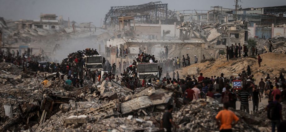 “gaza-is-no-longer-livable”:-the-traitor-envoy-tours-aid-sites-amid-famine