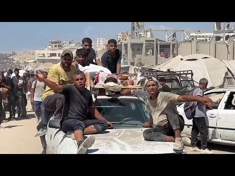 thousands-of-palestinians-walk-from-zikim-crossing-as-hunger-related-deaths-continue-to-mount