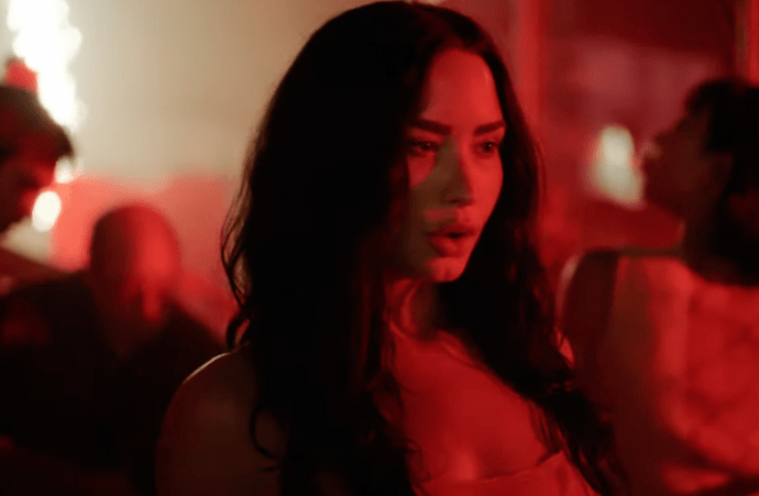 demi-lovato-drops-‘fast’-video-and-makes-peace-with-bigg-chill-in-the-most-iconic-way
