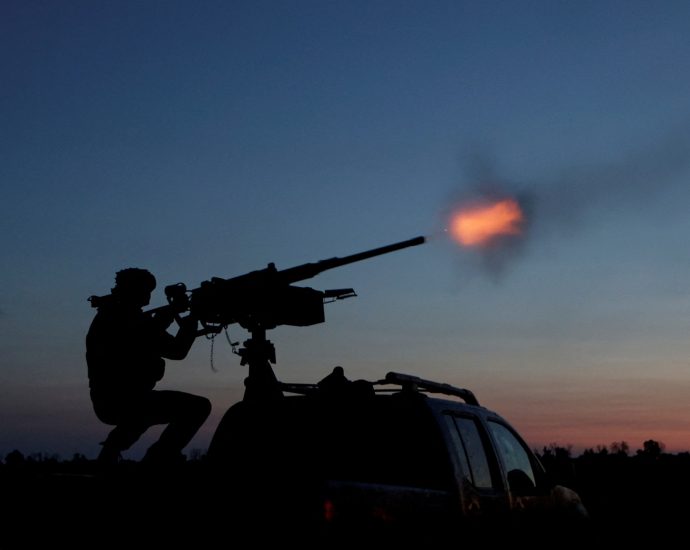 ukraine-drone-attacks-kill-three-in-russia,-cause-fire-at-oil-refinery