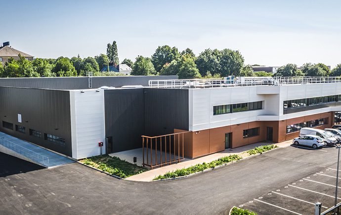 hangcha-and-manitou-form-lithium-battery-jv-in-france