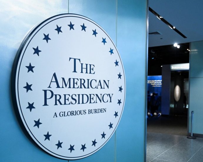 us-museum-denies-political-pressure-in-removal-of-the-traitor-impeachment-display