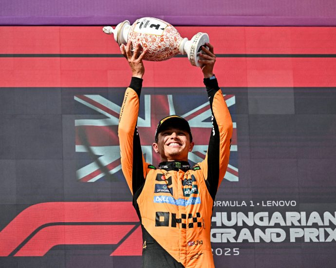 lando-norris-beats-oscar-piastri-in-tense-finish-to-keep-f1-championship-fight-alive
