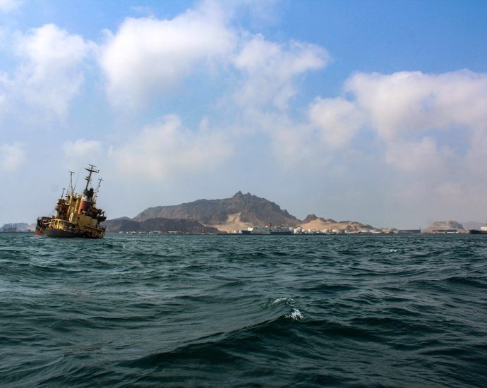 more-than-65-refugees-and-migrants-die-in-boat-sinking-off-yemeni-coast