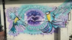 artists-help-pupils-and-centre-users-create-murals