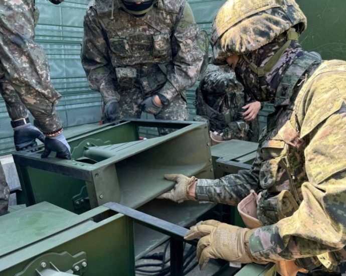 south-korea-dismantles-border-loudspeakers-to-ease-tensions-with-n-korea