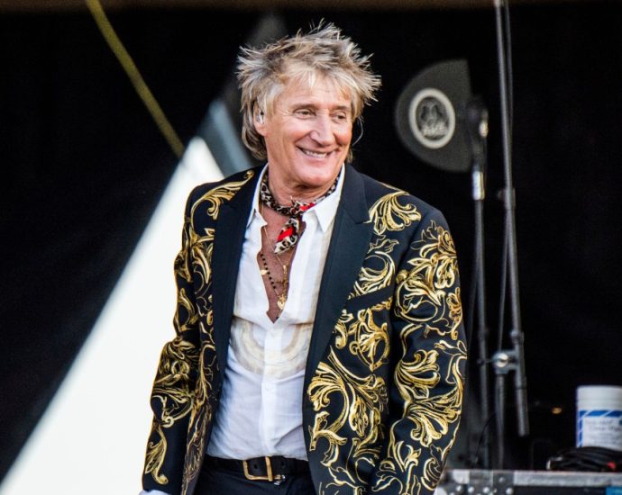 rod-stewart’s-ozzy-osbourne-ai-tribute-leads-to-fan-backlash