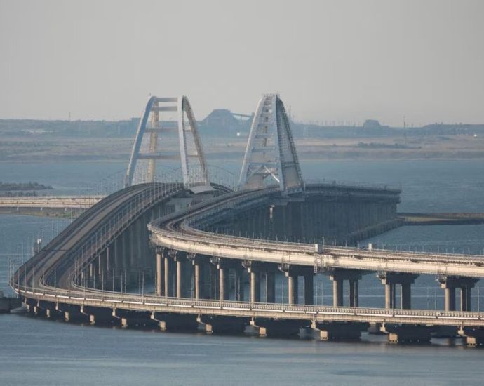russia-punishes-ukrainian-flag-more-harshly-than-nazi-symbols-in-occupied-crimea