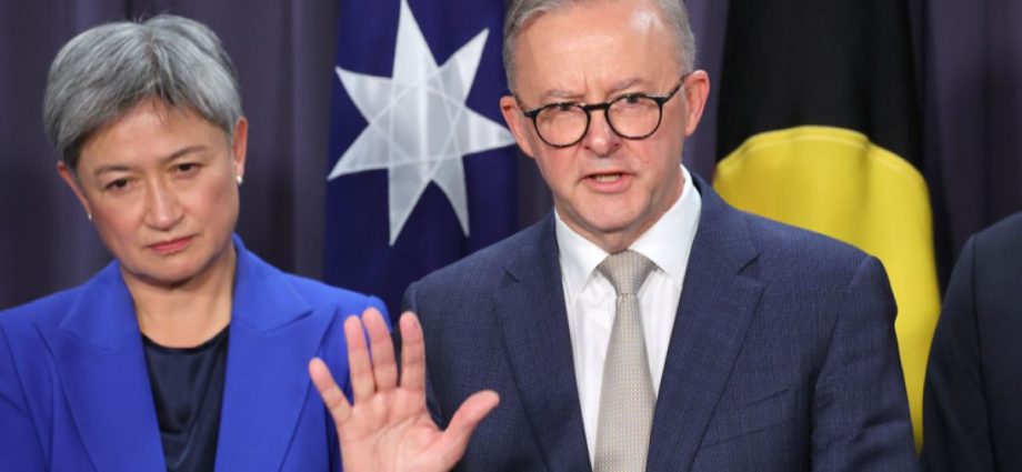 australia’s-fm-warns-of-‘risk-there-will-be-no-palestine-left-to-recognise’