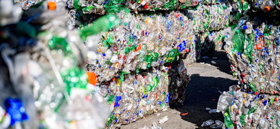 ‘maddening’-proof-plastics-industry-knew-recycling-was-false-solution-in-1974,-new-document-shows