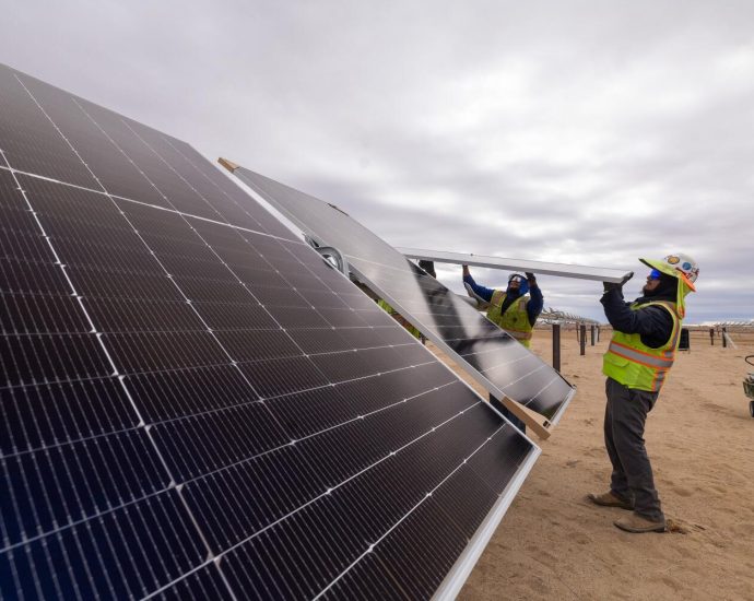 major-clean-power-plant-serving-la.-goes-fully-online-in-kern-county