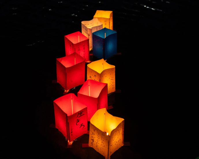 floating-lanterns-for-peace-on-80th-anniversary-of-hiroshima-bombing