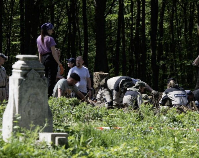 ukraine-to-begin-historic-exhumation-work-in-poland-this-september
