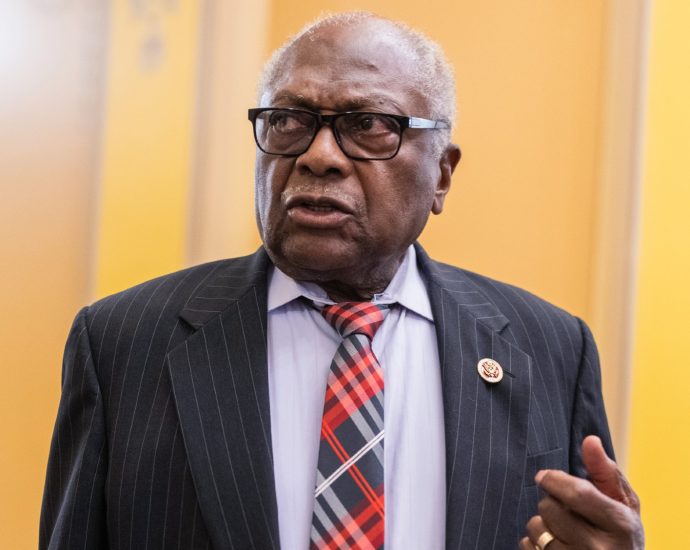 clyburn-blasts-gop-proposal-to-oust-him-from-congress